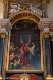 <center>L'église Saint-Joseph des Carmes</center>Le grand tableau d'autel a été offert au couvent des Carmes déchaussés par la reine Anne d'Autriche en 1624 : peint par Quentin Varin, il représente La Présentation de Jésus au Temple.  Chef d’œuvre de cet artiste encore méconnu, premier maître de Nicolas Poussin, La Présentation des Carmes reflète le style maniériste qui marquait la peinture française avant le retour de Simon Vouet en France, en 1627 : Varin met en scène des figures à la silhouette étirée, aux doigts longs et effilés, aux attitudes cadencées, qu’il regroupe au premier plan tout en créant une perspective vertigineuse à l’arrière-plan.
