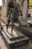 <center>Le cimetière du Montparnasse. </center> CÉSAR
(César Baladaccini)
1921-1998
Sculpteur français.