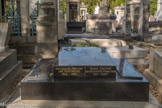 <center>Le cimetière du Montparnasse. </center> Henri TROYAT
(Lev Tarassov)
1911-2007
Écrivain français d’origine russe.