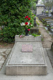 <center>Le cimetière du Père Lachaise </center> Simone Signoret, Yves Montand.