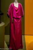 <center>Paul Poiret, la mode est une fête</center>Paul Poiret
Manteau, Nénuphar.
1911. Soie, tulle de soie brodé et passementerie
Paris, musée des Arts décoratifs, dépôt UPAC, 1995. Don Denise Boulet-Poiret