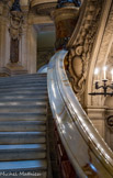 <center>Grand escalier. </center> Balustrade en onyx d'Algérie.