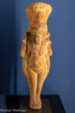 <center>Figurine d’Isis sous l’aspect d’Aphrodite</center>Époque romaine, 100-300 apr. J.-C.
Égypte, terre cuite
Paris, musée du Louvre, département des Antiquités égyptienne