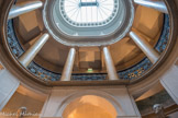 <center>La bibliothèque Mazarine. </center> En 1824, l’architecte Léon Biet réalisa, sous la direction d’Antoine Vaudoyer, un escalier d’honneur au décor néo-classique, inscrit dans un tambour ovale à éclairage zénithal, et couronné d’une galerie ornée de bustes antiques.