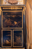 <center>Le cabinet de travail </center>Secrétaire à abattant à décor de laque du Japon. Attribué à Bernard III VAN RIESENBURGH (1731-1800)
Bois de rose et d’amarante, laque, bronze doré, marbre bleu Turquin Vers 1765-1770