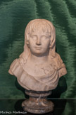 <center>Le boudoir</center>Buste de Louis XVII
France
Albâtre
Début du XIXe siècle.