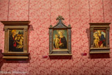 <center>La salle florentine </center>La Vierge et l’Enfant avec deux anges Francesco BOTTICINI (1446 -1498)
Huile sur bois XVe siècle
<br> La Vierge et l’Enfant.
Sandro BOTTICELLI (1444-1510)
Huile sur bois XVe siècle. <br> La Vierge et l’Enfant
Pietro VANUCCI,
dit LE PÉRUGIN (1445-1523)
Huile sur bois XVe siècle.