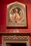 <center>La salle vénitienne </center>La Vierge et l’Enfant entre deux saints Atelier d’Andrea MANTEGNA
Fresque XVe siècle