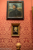 <center>La salle vénitienne </center>Portrait d’un homme vêtu de noir Ridolfo GHIRLANDAIO (1483-1561)
Tempera sur bois Vers 1520. <br>
Portrait de femme de profil Giovanni di Ser Giovanni, dit SCHEGGIA (1406-1486)
Tempera sur bois Vers 1460. <br> Buste d'enfant. Atelier de Desiderio SETTIGNANO. Terre cuite, vers 1470.