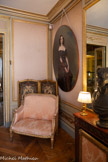 <center>La chambre de Monsieur </center>Marquise à la Reine Jean-Baptiste BOULARD (1725-1789)
Bois de noyer doré
Vers 1770
<br> Paravent à deux feuilles Paris
Bois de chêne doré, tapisserie au point Vers 1740
<br>
Portrait de la belle-mère d’Edouard André, Aimée Louise Gudin. Franz-Xaver WINTERHALTER
Huile sur toile
1835