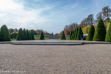 <center>Le domaine de Saint-Cloud</center>Emplacement de l'ancien château matérialisé par les ifs. Cour d’honneur du château .