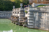 <center>Le domaine de Saint-Cloud</center>Le bassin du Fer-à-Cheval. Les fontaines.