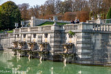 <center>Le domaine de Saint-Cloud</center>Le bassin du Fer-à-Cheval. Les fontaines.