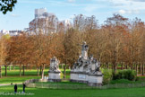 <center>Le domaine de Saint-Cloud</center>Le Bas-Parc, situé en bord de Seine, conserve un vestige de la première exposition universelle de 1855 à Paris : La France couronnant de lauriers, l’Art et l’Industrie par Elis Robert , entouré de deux groupes d’enfants de Georges Diebold. Cet ensemble sculpté surplombait à l’origine le fronton du Palais de l’Industrie. La France, debout, dans le plus pur style néo-grec, mesure 6 mètres de hauteur et tenait deux couronnes de laurier, aujourd’hui disparues, au-dessus des allégories de l’Art et de l’Industrie, assises de part et d’autre.