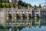 <center>Le domaine de Saint-Cloud</center>Le bassin du Fer-à-Cheval. Les fontaines.