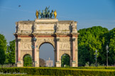 <center>Le  Carrousel.</center>. Bâti de 1806 à 1808 par Percier et Fontaine, le sculpteur étant Denon, il commémore les victoires de Napoléon Ier en 1805.