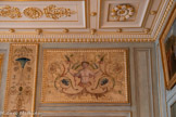 <center>Grand cabinet </center>