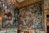 <center>Chambre d'apparat de Mme Thierry de Ville d'Avray.</center>Pièce murale (tapisserie) : Les Deux Taureaux dite aussi Le Palanquin.  Pierre-François Cozette,  18e siècle.
 