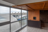<center>Immeuble Le Corbusier</center>deux pans de verre s'ouvrant respectivement à l’est sur le stade Jean-Bouin ;