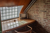 <center>Immeuble Le Corbusier</center>Le coin bureau éclairé par des briques de verre Nevada. Il écrira une quarantaine d’ouvrages
et de nombreux textes et articles.