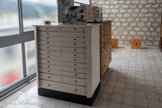 <center>Immeuble Le Corbusier</center>Meuble de peinture ayant appartenu à son père,  émailleur de montres.