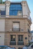 <center>Rue Fortuny.</center> N° 2 : construit par les architectes Alfred Boland et Auguste Latapy, et où résidait Edmond Rostand de 1891 à 1897 et où il a écrit Cyrano de Bergerac.