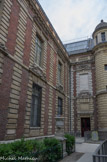 <center>Cabinet des Médailles.</center>Les collections sont issues du Cabinet des médailles et antiques du Roi, installé dans la Bibliothèque du Roi, rue Vivienne, en 1666. Elles ont été transportées à Versailles par Louis XIV, elles sont de retour à la bibliothèque en 1721, au moment de l'aménagement du salon Louis XV par Robert de Cotte, dans l'ancien salon de la marquise de Lambert. Sous la Révolution, les trésors de Saint-Denis et de la Sainte-Chapelle viennent enrichir les collections.