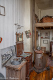 <center>Atelier de Suzanne Valadon.</center>Le poêle a repris sa place.