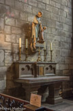 <center>Chapelle saint Joseph. </center>Statue de Saint-Joseph et de l'enfant Jésus, 1865, sculpteur Adolphe-Victor-Geoffroy Dechaume. Autel et confessionnal d'après les dessins de Viollet-le-Duc, 1860.