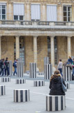 <center>Le Palais Royal.</center> Les colonnes de Buren. Cette sculpture est intitulée 