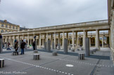 <center>Le Palais Royal.</center> Les colonnes de Buren. Cette sculpture est intitulée 