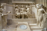 <center>La croisée du transept.</center> Albert Bartholomé (1848-1928). Pierre et marbre.
Monument à JEAN-JACQUES ROUSSEAU-
Groupe central : la Philosophie entre la Nature et la Vérité ; à gauche, la 
Musique, à droite, la Gloire.