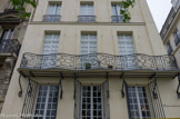 <center>Ile St Louis</center> Quai d'Orléans. Hôtel Rolland avec ses beaux balcons.