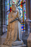 <center>Marie de Bourbon Vendôme</center> Marie de Bourbon Vendôme, 1515 - 1538, fille de Charles de Bourbon, duc de Vendôme. Statue priante. Provenance : Soissons, abbaye Notre-Dame. A Saint-Denis en 1818. Après 1594, marbre.