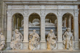<center>Louis XII et Anne de Bretagne
</center>Sur le pourtour douze apôtres et les vertus cardinales (prudence, justice, force, tempérance).