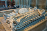 <center>Marguerite d'Artois</center> Marguerite d'Artois, morte en 1311, épouse de Louis de France, fille de Philippe d'Artois. Provenance : Paris, église des Jacobins. A Saint-Denis en 1817. Premier tiers du XIVe s, marbre.