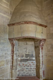 <center>Château de Vincennes</center> La tourelle nord-ouest, éclairée par une seule fenêtre et possédant une cheminée, est le «retrait» où, dès juillet 1367, sont déposés les «coffres» du roi, c'est-à-dire l'argent liquide.