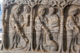 <center>Exposition permanente : sarcophage dit aux arbres. </center>  À chaque fois, le Christ est représenté sous les traits du jeune homme imberbe aux cheveux longs et bouclés. De gauche à droite, la Source Miraculeuse, la Cananéenne,
