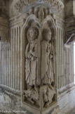<center>Pilier Nord-Est</center>Ce piliernd'angle est orné de deux personnages sculptés : le commanditaire du cloître, Guillaume de Bonnieux (1204-1234) sur la face  nord et saint Pierre sur la face Est.