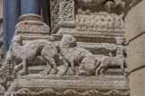 <center>Eglise de St Trophime</center>Un sagittaire s'apprête à transpercer un lion.