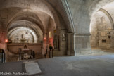 <center>La crypte de l'abbatiale de Saint-Gilles. </center>