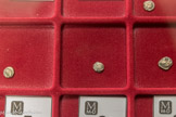 <center>Auriol. Musée Martin-Duby</center> Tête perlée à droite, à la boucle d'oreille. Tritartémorion phocaïque. 0,62 g. env. 475-465 av. J.-C.
Tête de veau, à droite. Hémiobole milésiaque. 0,54 g. env. 485-470 av. J.-C.
Tête de griffon, à droite. Hémiotooie milésiaque. 0,54 g. env. 470- 460 av. J.-C.