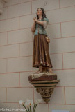 <center> Lussan.</center> L'église Saint Pierre. Statue de Jeanne d'Arc.