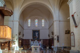 <center> Lussan.</center> L'église Saint Pierre. Dans la première partie du XIXe siècle, l'église Saint-Pierre de Lussan a été reconstruite à l'endroit de la première église. En effet, cette première église s'est dégradée progressivement tout au long du XVIIIe siècle par manque d'entretien, car la famille des Audibert de Lussan consacrait une part importante de ses ressources à la tenue de son rang à la Cour de France tandis que la population lussanaise était majoritairement protestante. Sa transformation en Temple de la raison avec destruction du clocher pendant la Révolution française la rendra à l'état de ruine début 1800. C'est avec le retour des Bourbon en 1814 que le catholicisme se renforça et que les rénovations furent engagées.