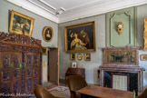 <center>Le château d'Espeyran. </center> Le bureau ou salon des portraits.