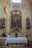 Église paroissiale Saint Étienne. <br> Chapelle des Franciscains. Au-dessus de la toile, les armes des Franciscains : une croix et deux bras dont les mains portent les stigmates. A gauche, saint Antoine de Padoue et à droite saint François d'Assise.