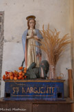 Saint-Dalmas-le-Selvage <br> La chapelle Sainte-Marguerite des Pénitents blancs. Une belle statue en bois polychrome de sainte Marguerite mains jointes sortant du dragon datant de la seconde moitié du XVIIe