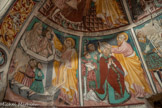 Auron. Chapelle Saint Erige dite d'Ariez <br> Saint Paul, un livre à la main, baptise Denis et sa femme, debout dans une cuve ; leurs enfants agenouillés attendent. Saint Paul impose la mitre à saint Denis en tenue épiscopale en présence de deux diacres. Saint Denis est représenté avec le nimbe.