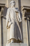 <center> Palais de Justice</center> Statue de Pierre Antoine Berryer, député des Bouches du Rhône en 1834.