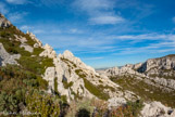 <center>Col des trois chameaux</center>Deux chameaux. Au fond, la colline de Lun.